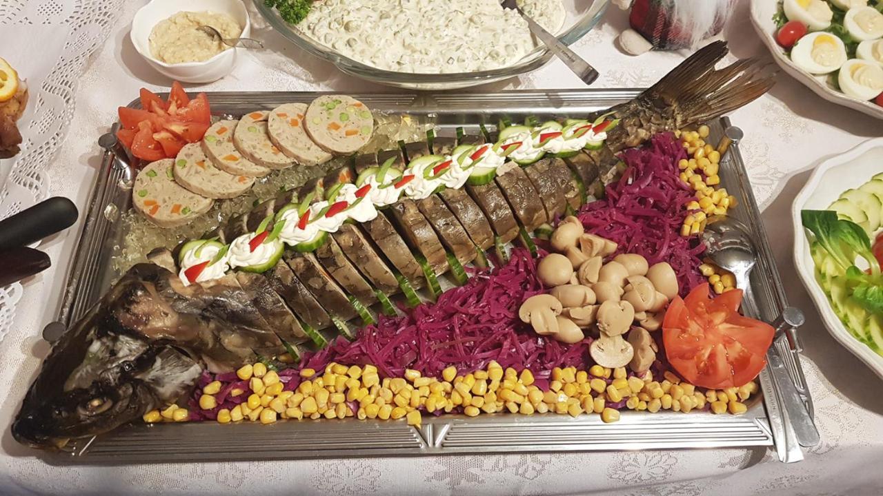 Dw Paryzanka 호텔 포로닌 외부 사진